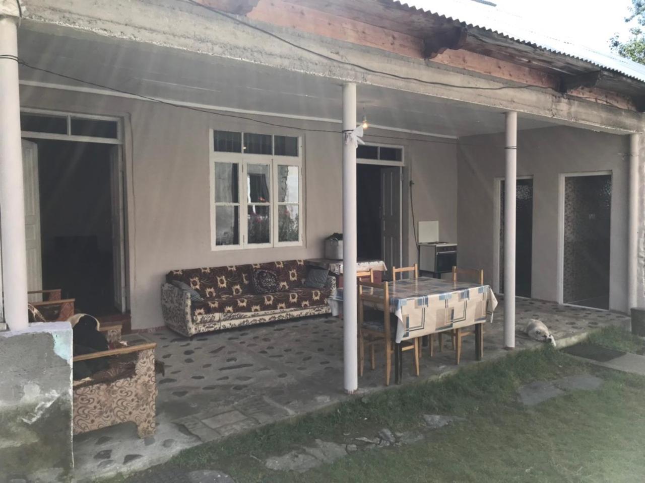 Ciuri'S Guesthouse Zhabeshi Exteriör bild