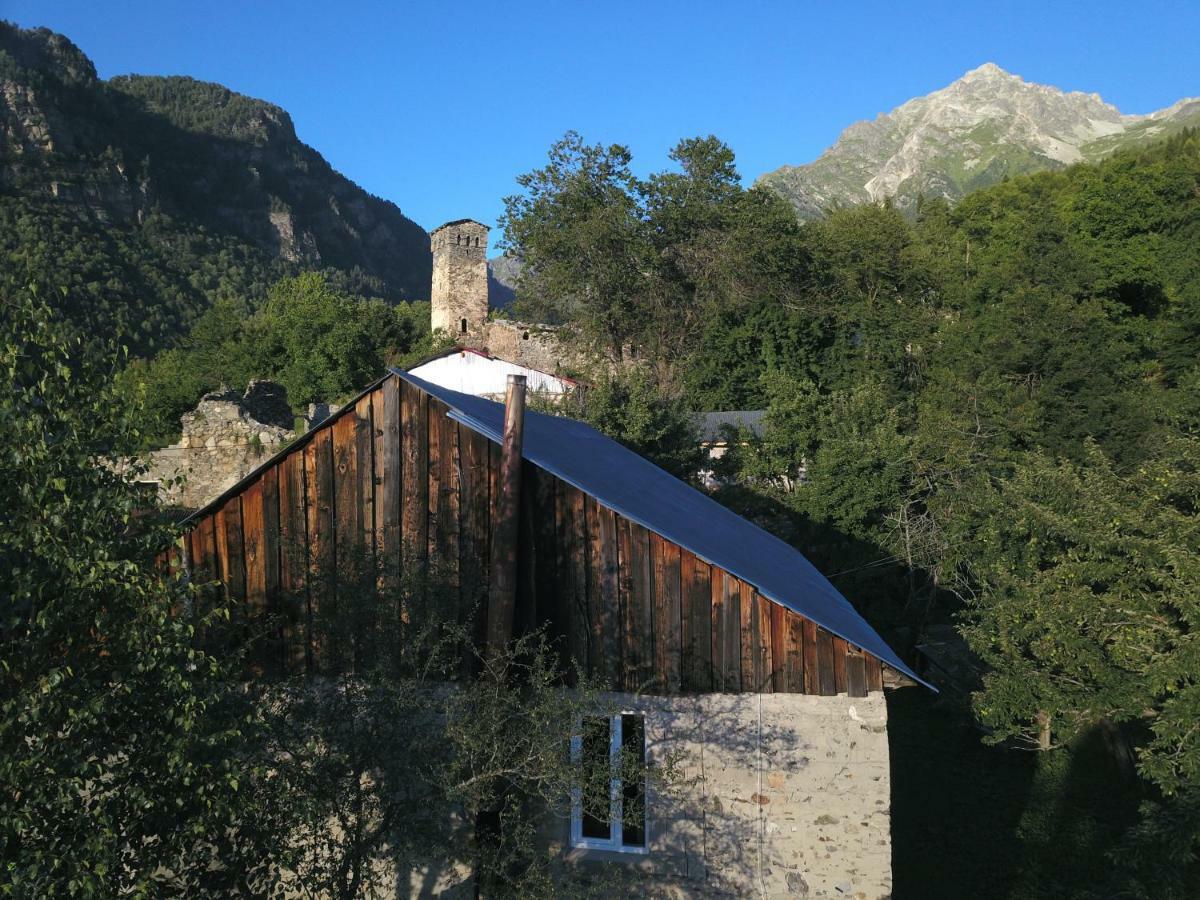 Ciuri'S Guesthouse Zhabeshi Exteriör bild